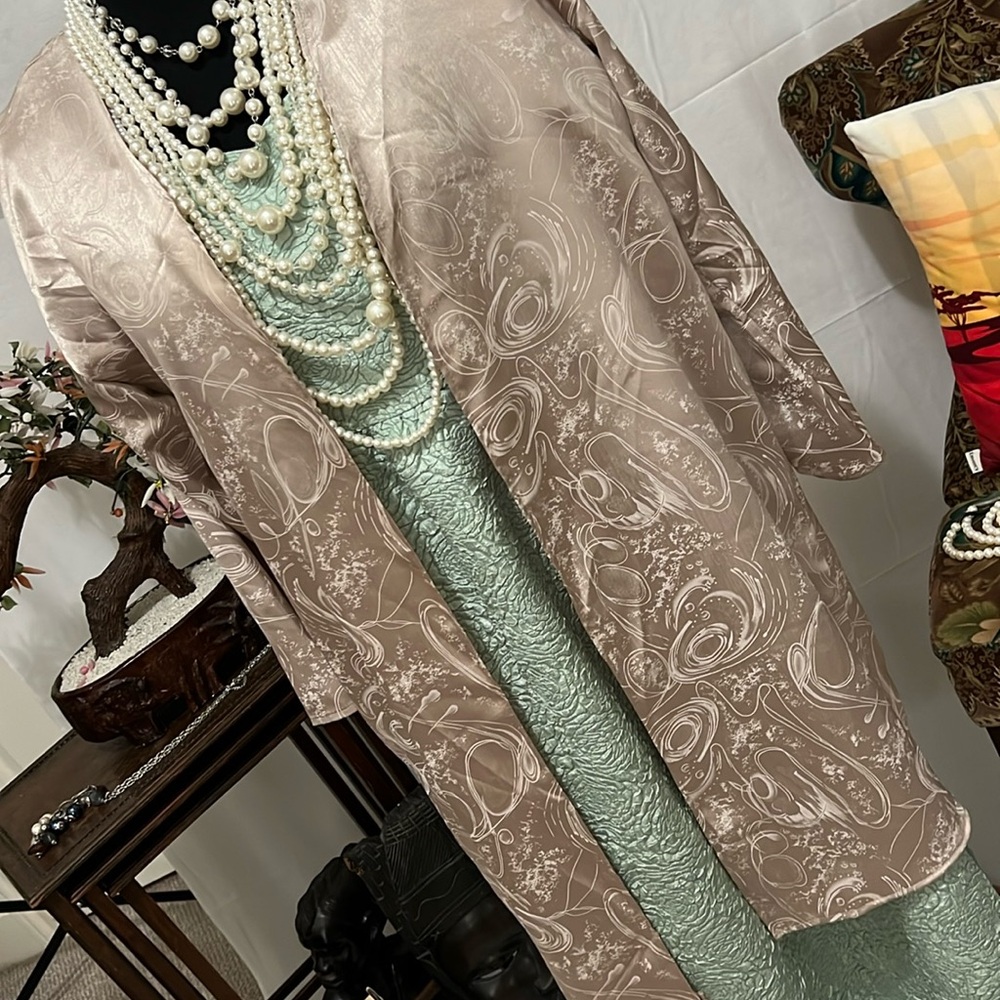 The perfect light kimono jacket for those chilly nights.